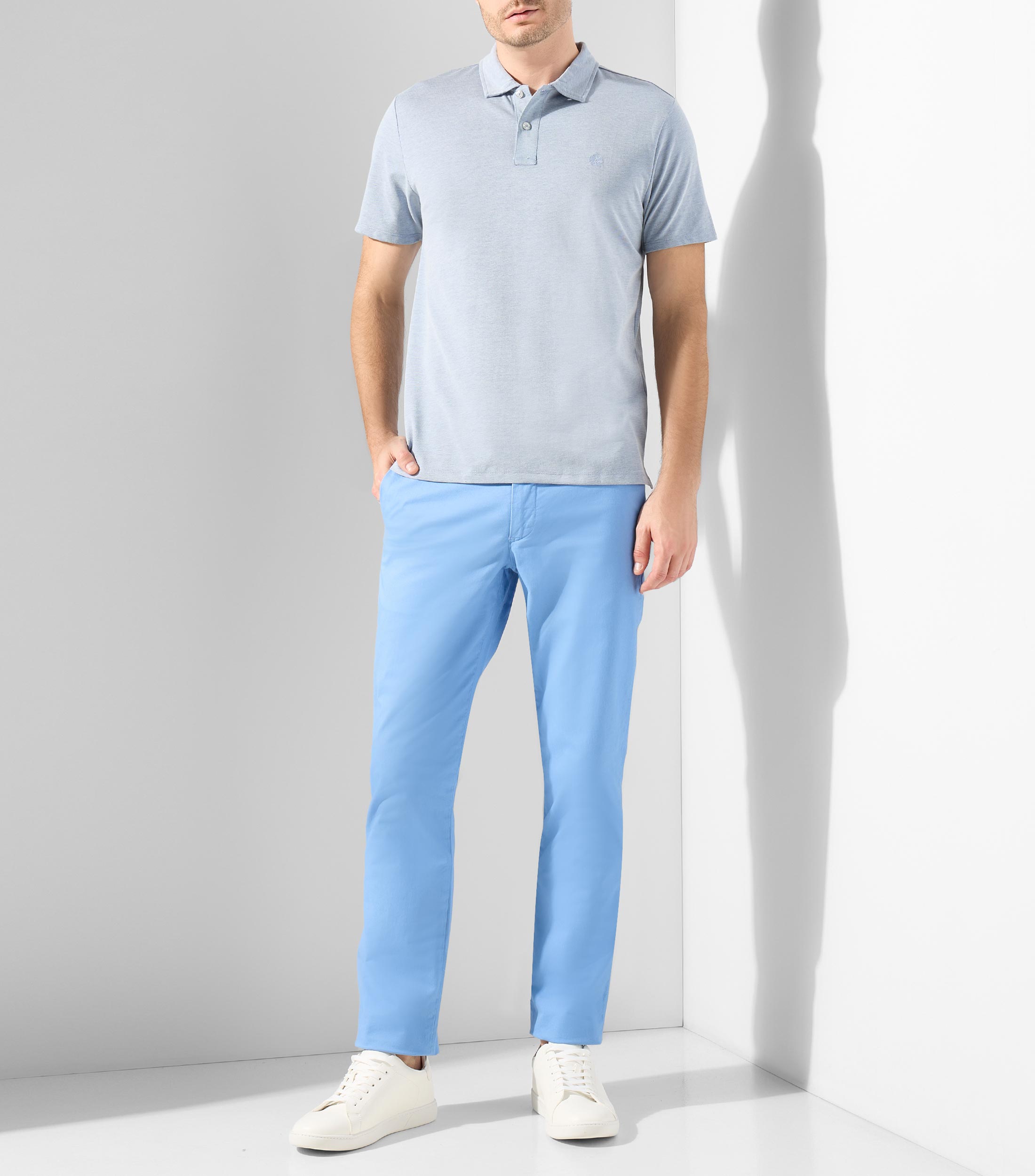 Playera tipo polo manga corta diseño liso Hombre